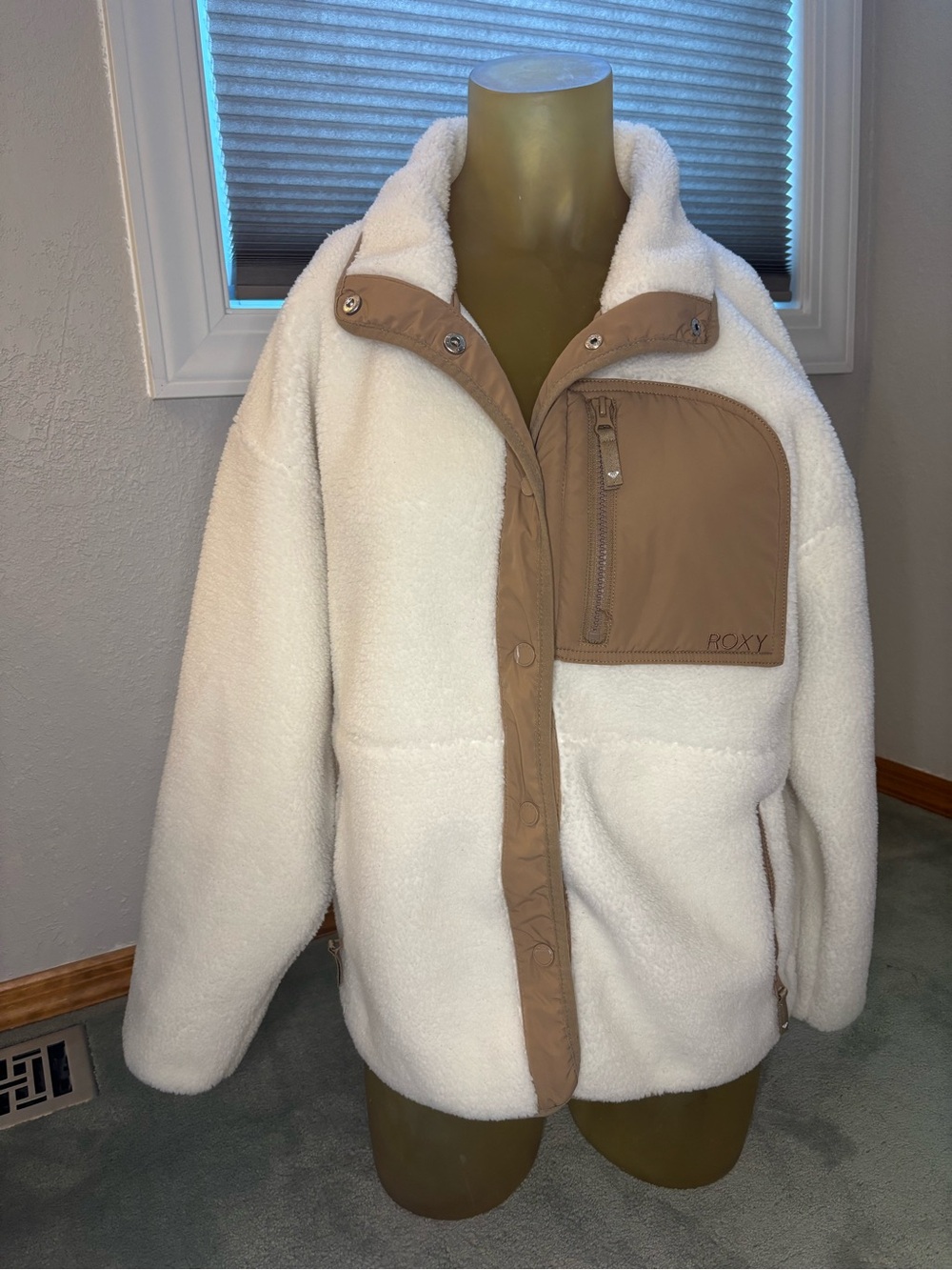 NWOT women’s Roxy Axel Bonded Sherpa Jacket size medium